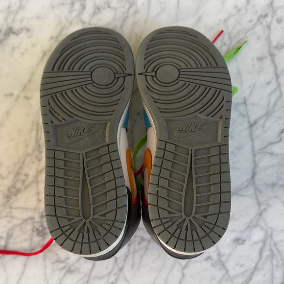 Nike Air Jordan 1 Mid Multi-Color Sneaker Sz 5.5 - Picture 7 of 8